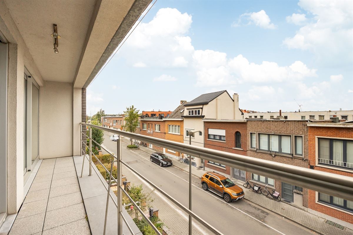 Lichtrijke duplex met 3 slaapkamers en 2 terrassen