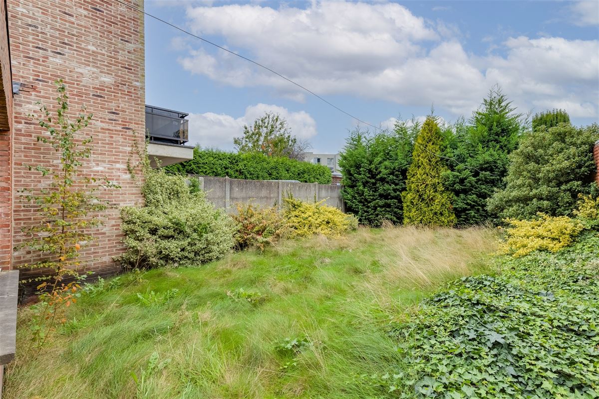 Op te frissen woning met 3 slk en tuin in Beerse