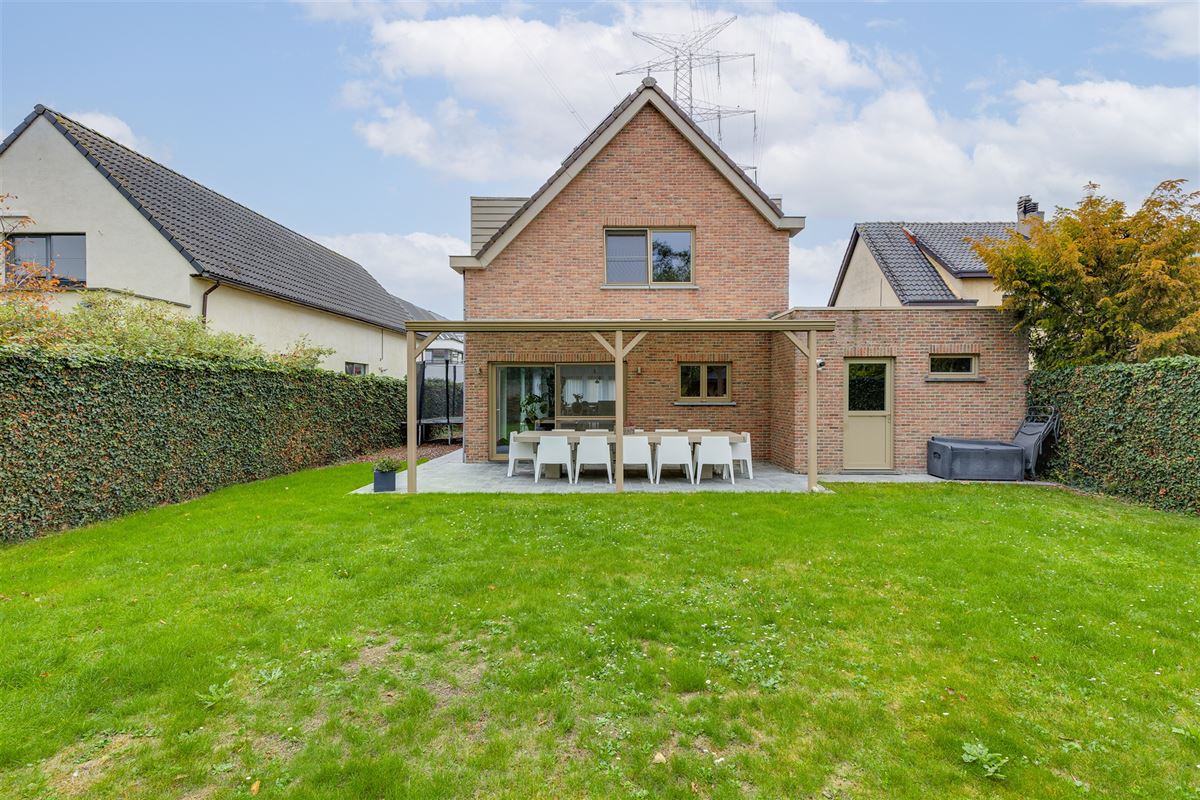 Energiezuinige, instapklare villa met 4 slaapkamers.