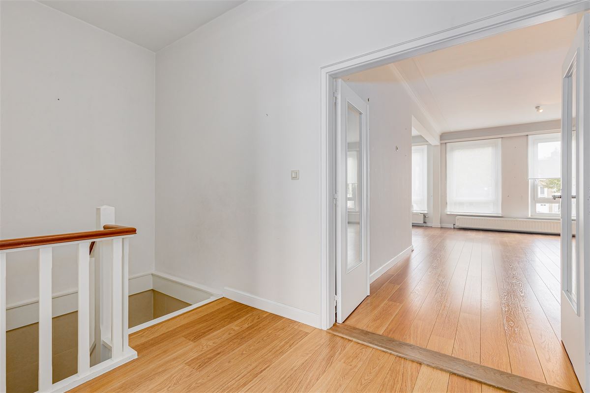 Gerenoveerd opbrengsteigendom met twee appartementen te koop