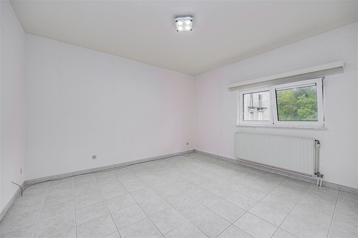 Ruim 2 slpk appartement, terras en P te Hoboken