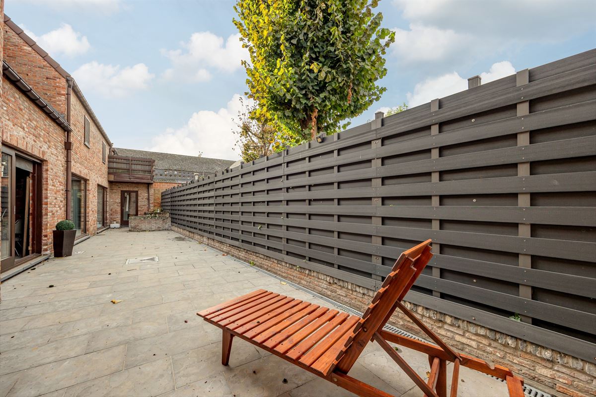 Ruime woonst, polyvalente ruimte, studio en garage