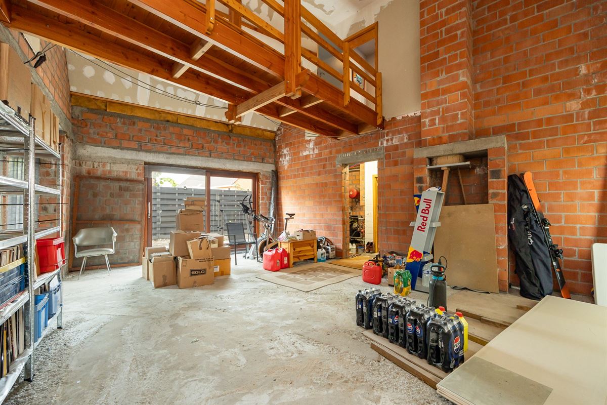 Ruime woonst, polyvalente ruimte, studio en garage