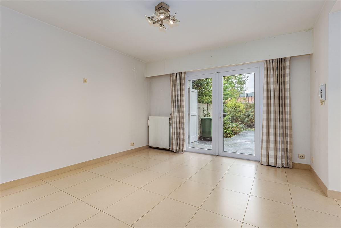 Gerenoveerd opbrengsteigendom met twee appartementen te koop