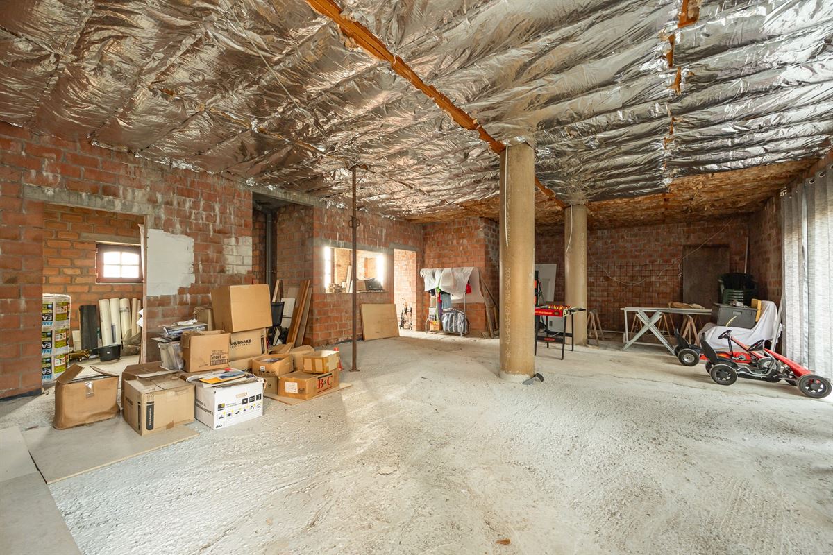 Ruime woonst, polyvalente ruimte, studio en garage