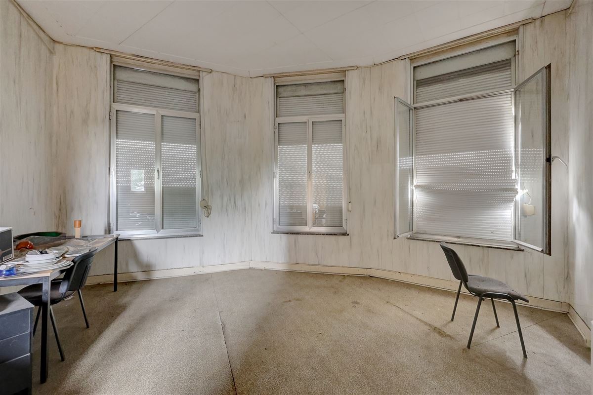 Te renoveren handelshuis op toplocatie