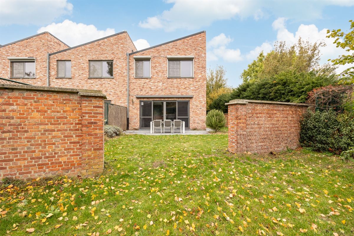 Halfopen energiezuinige woning met drie slaapkamers