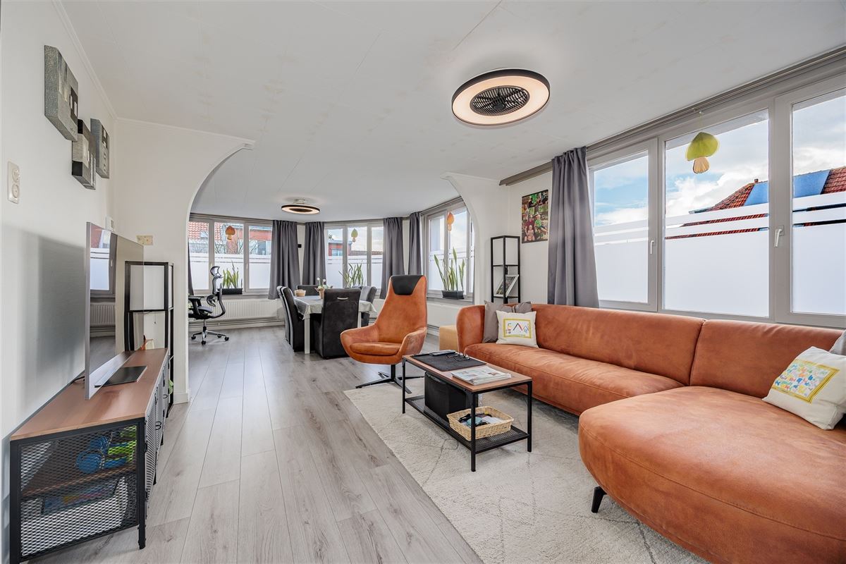 Uniek hoekperceel met handelshuis + garage + appt