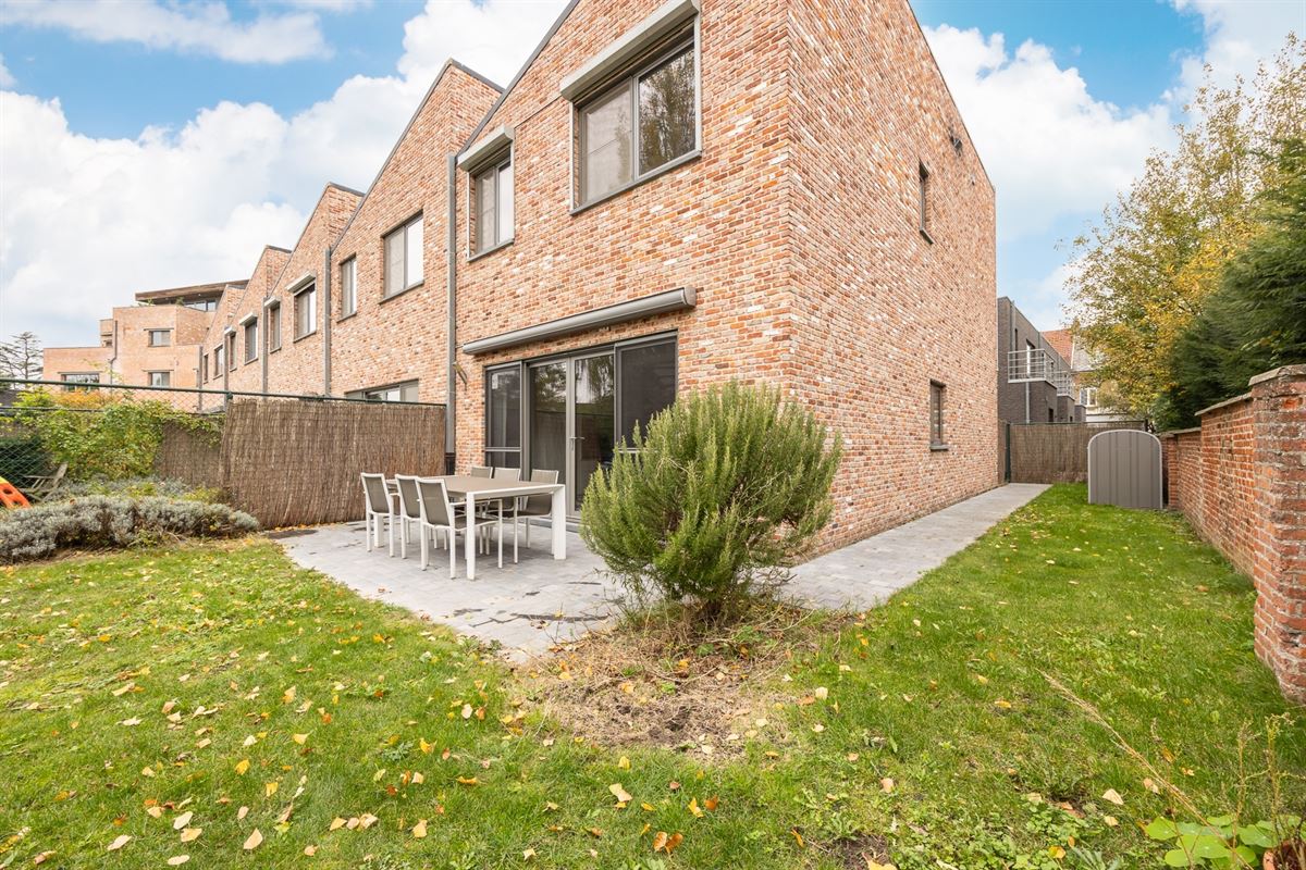 Halfopen energiezuinige woning met drie slaapkamers