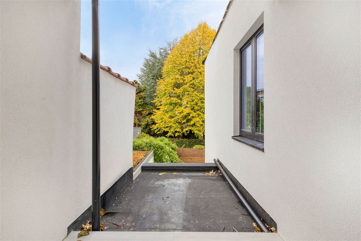 Prachtig gerenoveerd huis met tuin en 4 slaapkamers centrum Mortsel