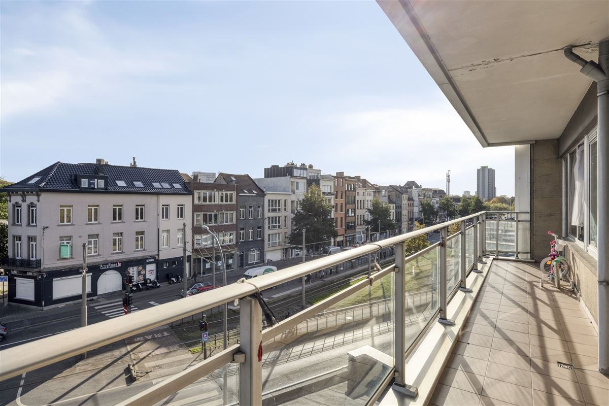 Appartement met 3 slpks en terras vlakbij 't Zuid in Antwerpen