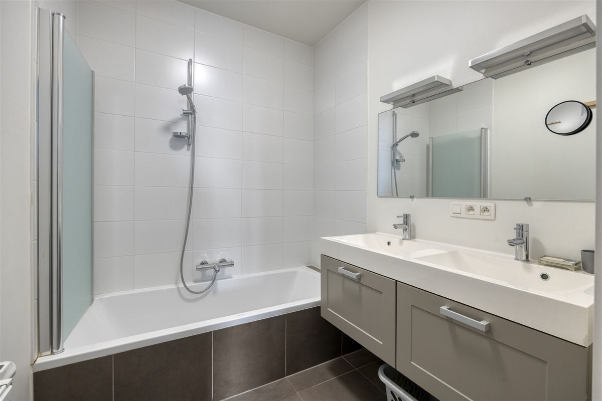 Instapklaar appartement met 2 slpks met terras in centrum Antwerpen