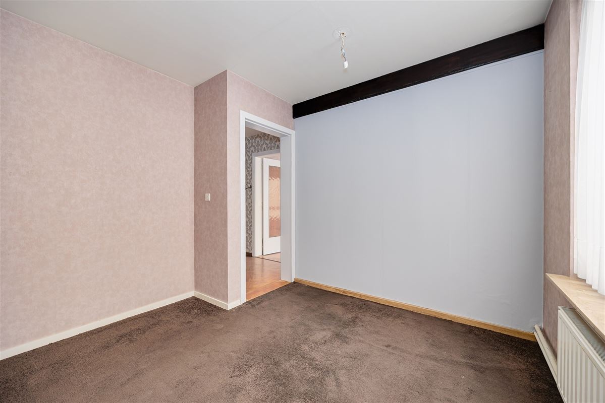 Zeer licht instapklaar appt met 3 slaapkamers en terras