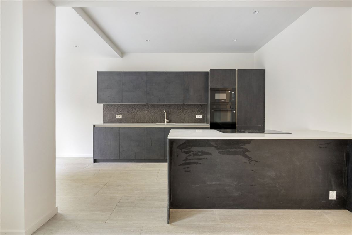 Prachtig gerenoveerd huis met tuin en 4 slaapkamers centrum Mortsel