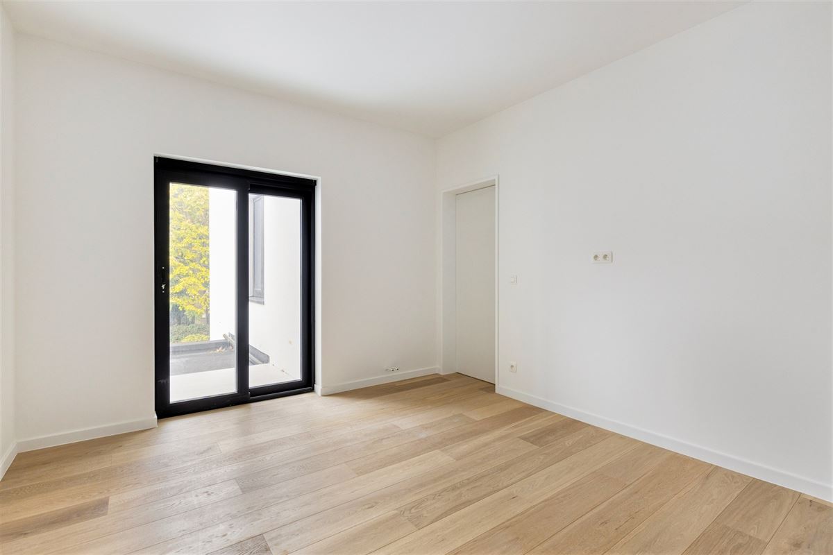 Prachtig gerenoveerd huis met tuin en 4 slaapkamers centrum Mortsel