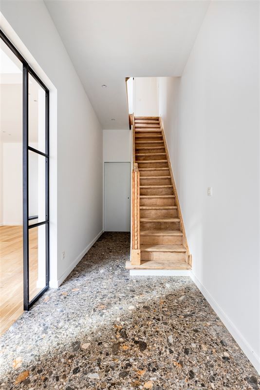 Prachtig gerenoveerd huis met tuin en 4 slaapkamers centrum Mortsel