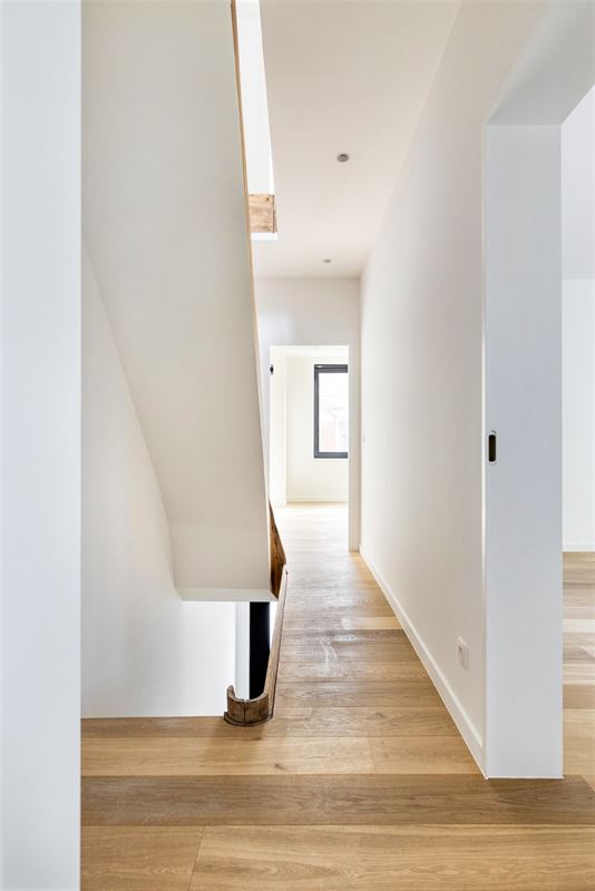 Prachtig gerenoveerd huis met tuin en 4 slaapkamers centrum Mortsel