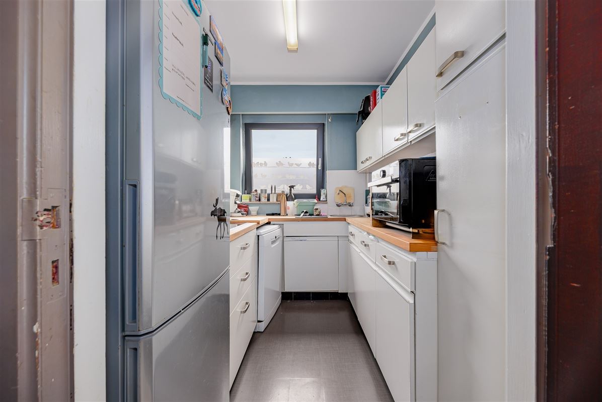 Vergund betonnen opbrengsteigendom met 3 appartementen + garagebox