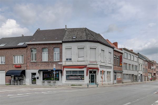 Hoekperceel met vergunning voor 3 appartementen