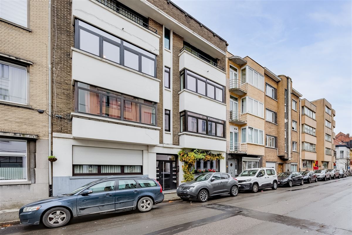 Zeer ruim en licht 3 slk appt met terras