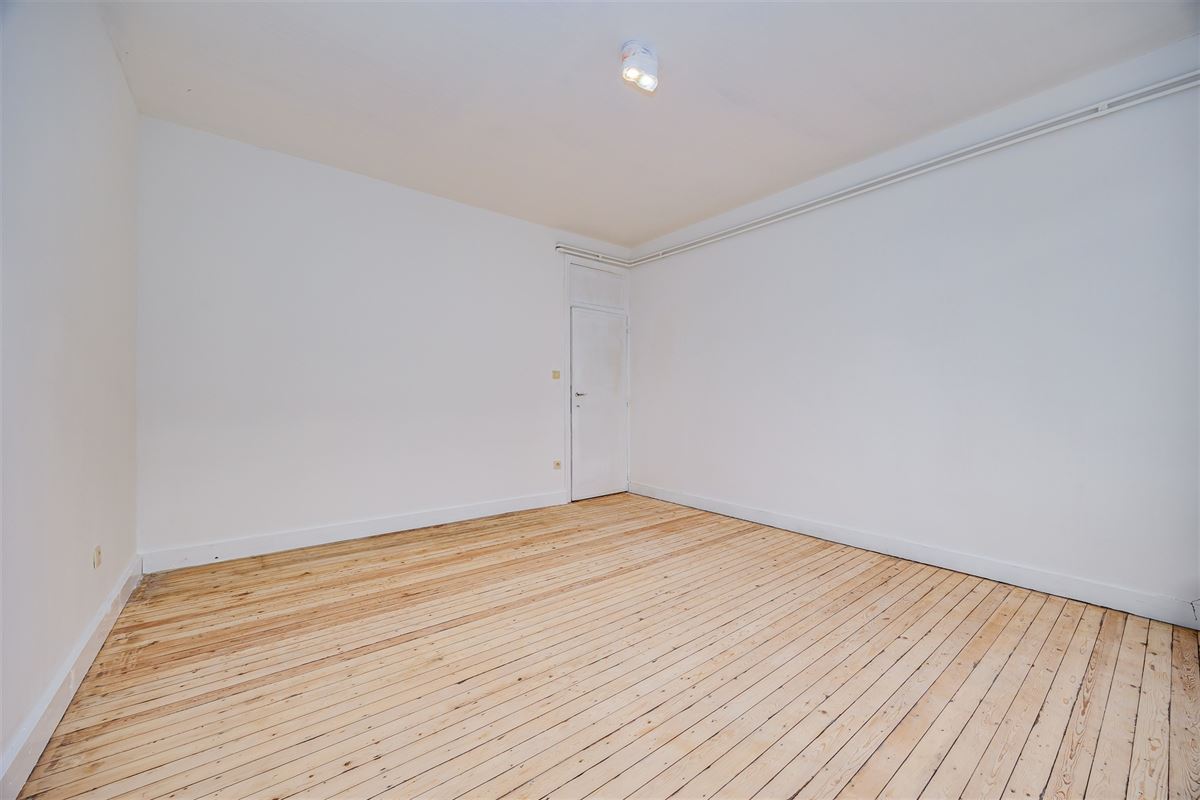 Zeer ruim en licht 3 slk appt met terras