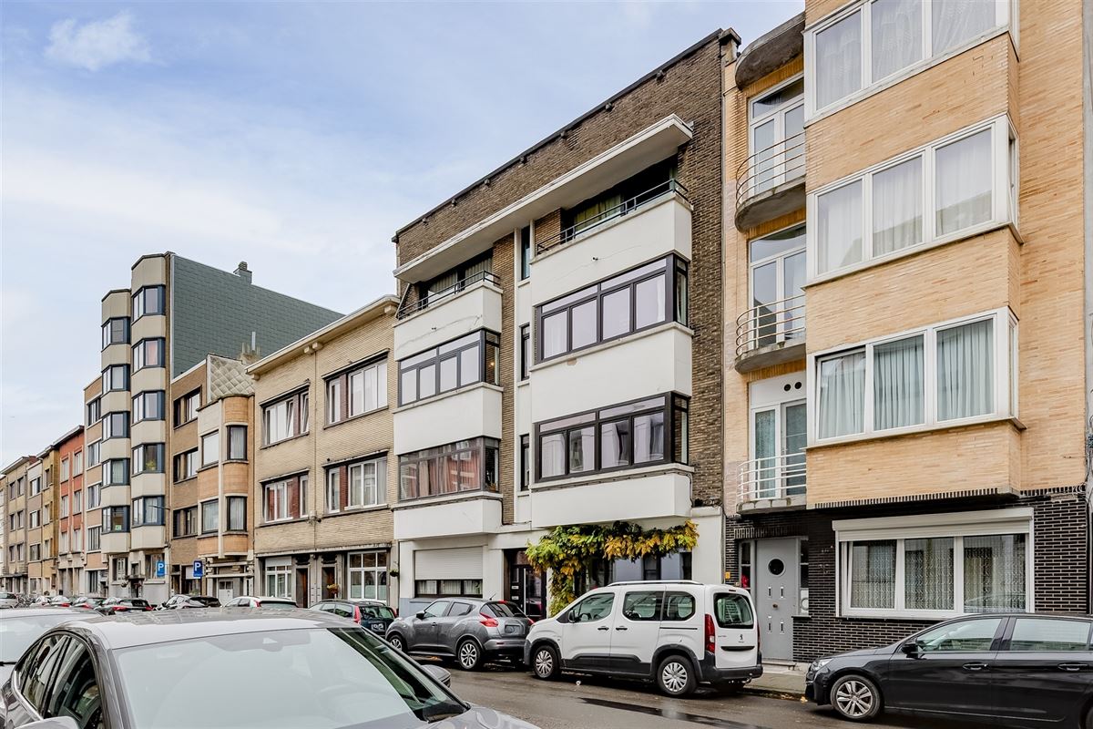 Zeer ruim en licht 3 slk appt met terras