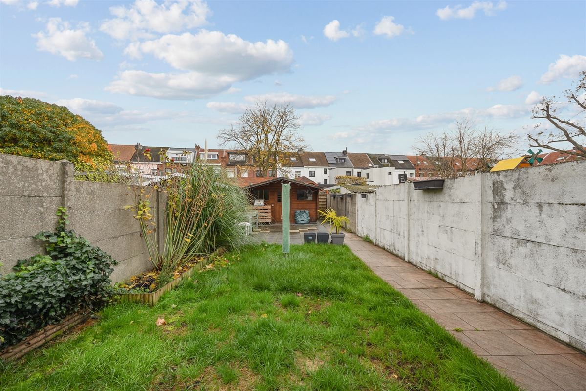 Woning met 4 slaapkamers op rustige ligging