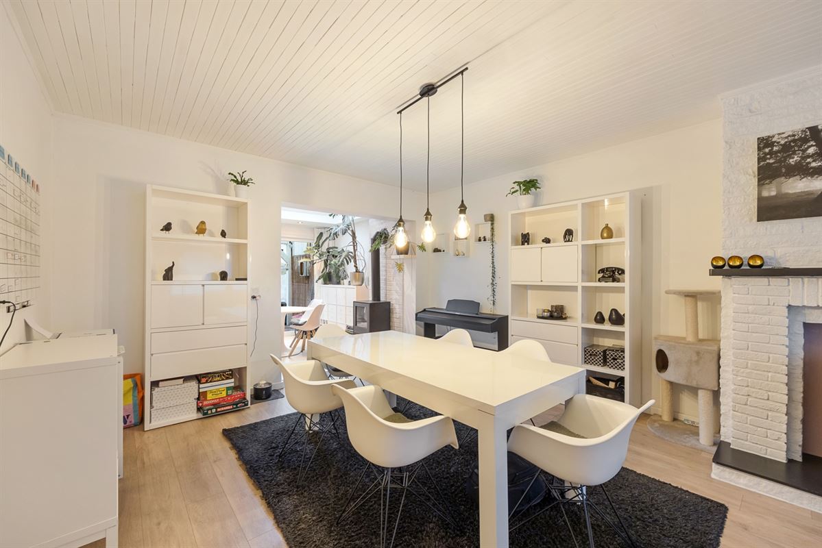 Woning met 4 slaapkamers op rustige ligging