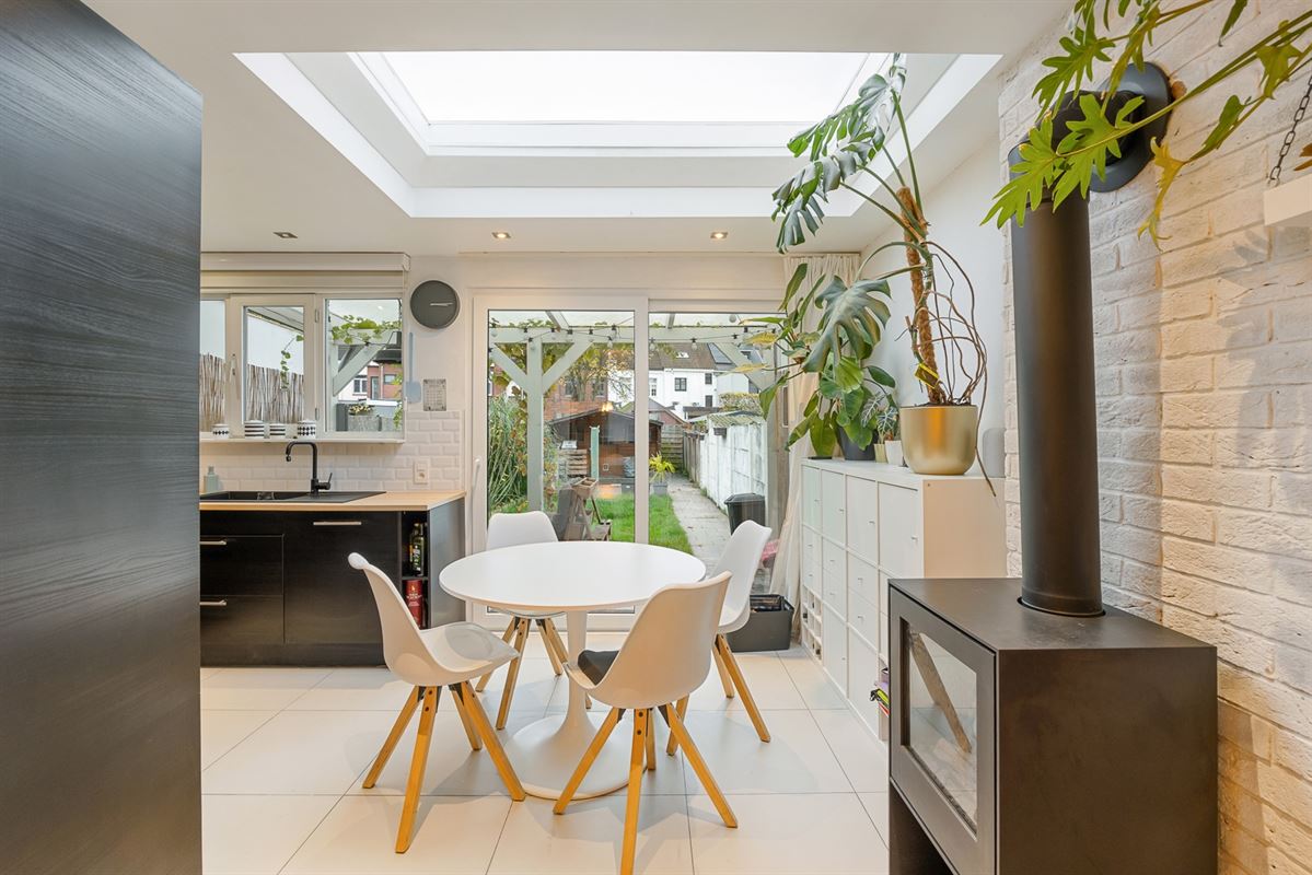 Woning met 4 slaapkamers op rustige ligging