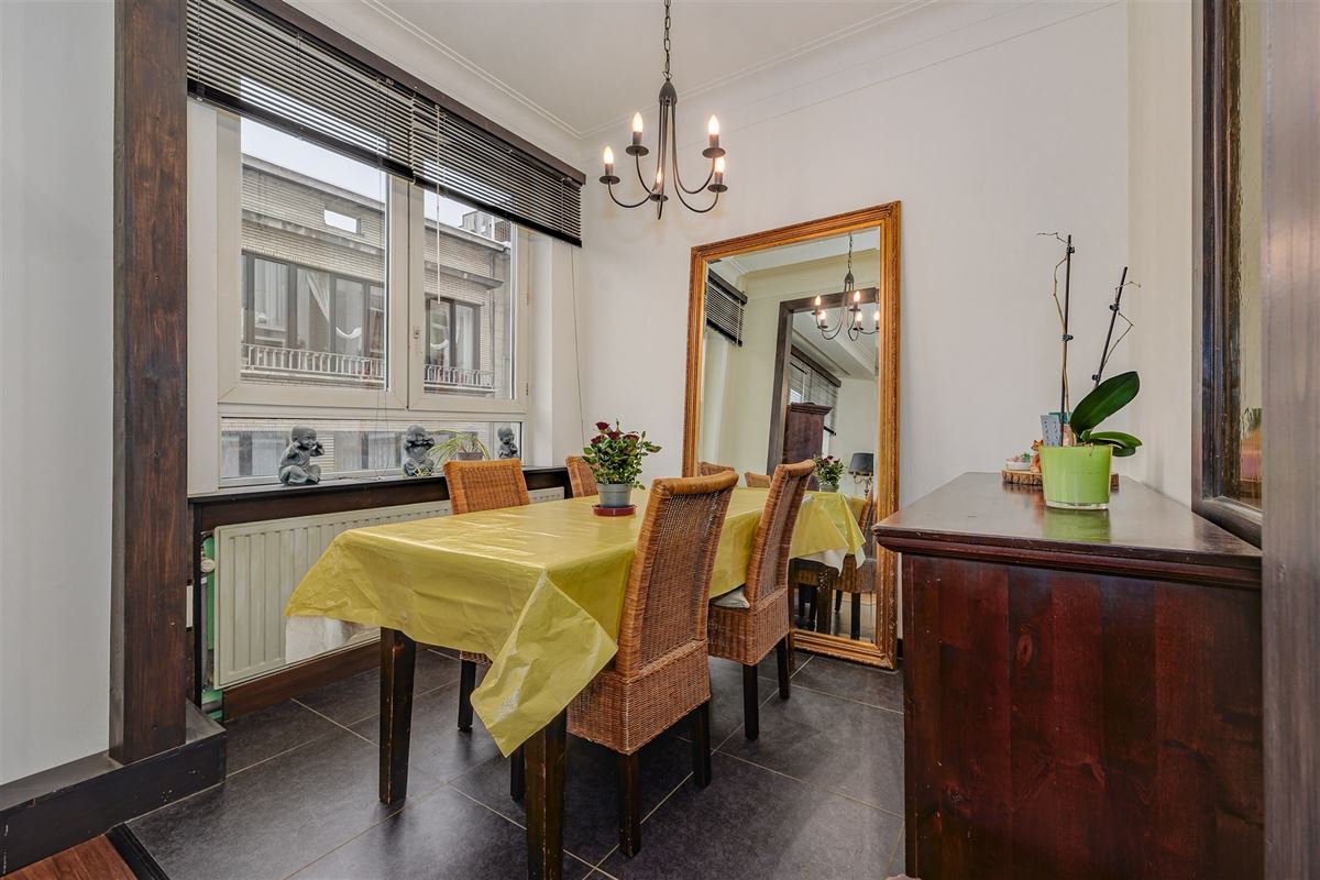 Perfect instapklaar appt met 2 slk + 2 badk vlakbij het Station