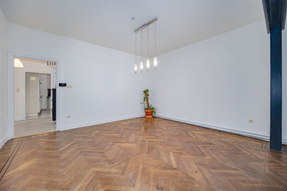 Zeer ruim en licht 3 slk appt met terras