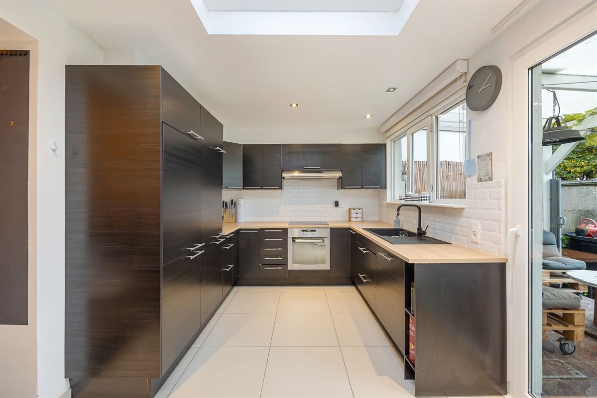 Woning met 4 slaapkamers op rustige ligging