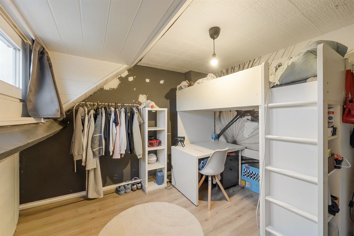 Woning met 4 slaapkamers op rustige ligging