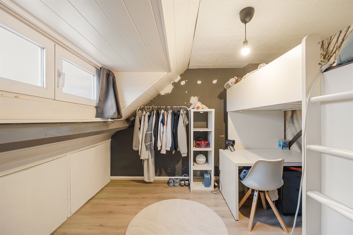 Woning met 4 slaapkamers op rustige ligging