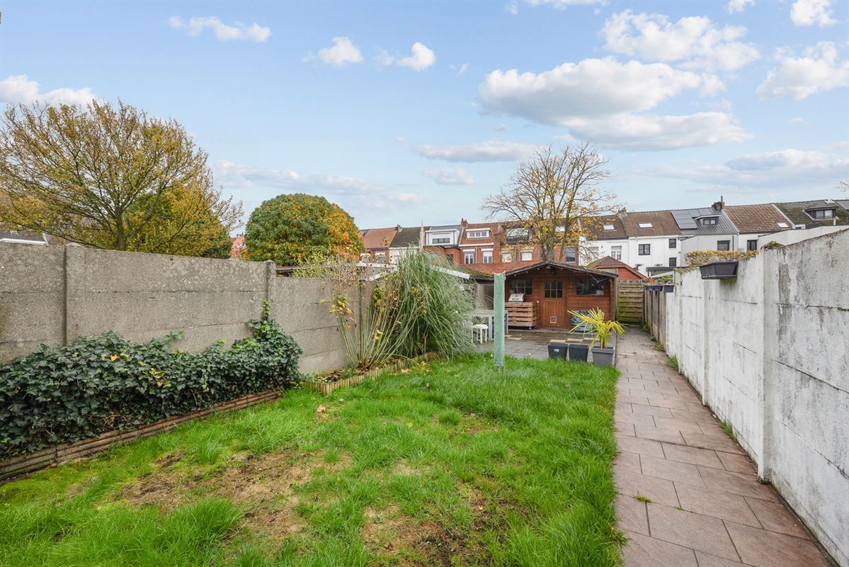 Woning met 4 slaapkamers op rustige ligging