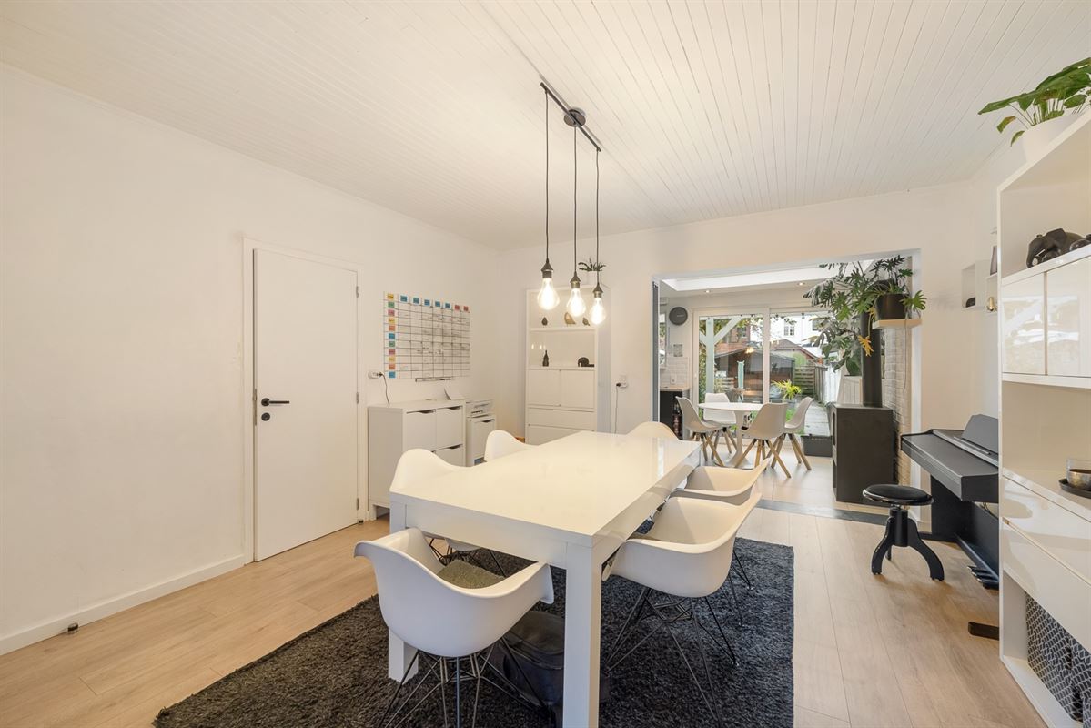 Woning met 4 slaapkamers op rustige ligging