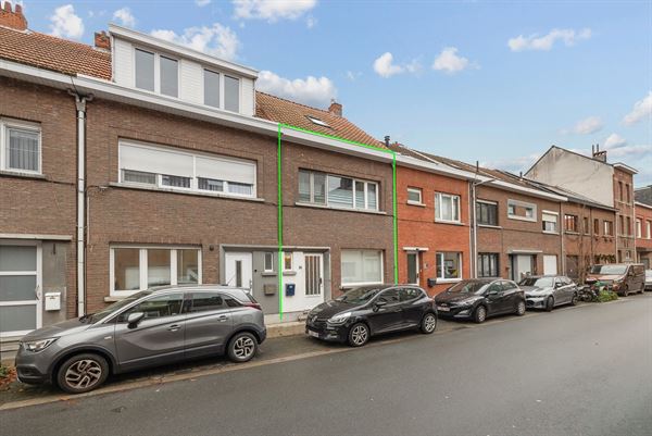 Woning met 4 slaapkamers op rustige ligging