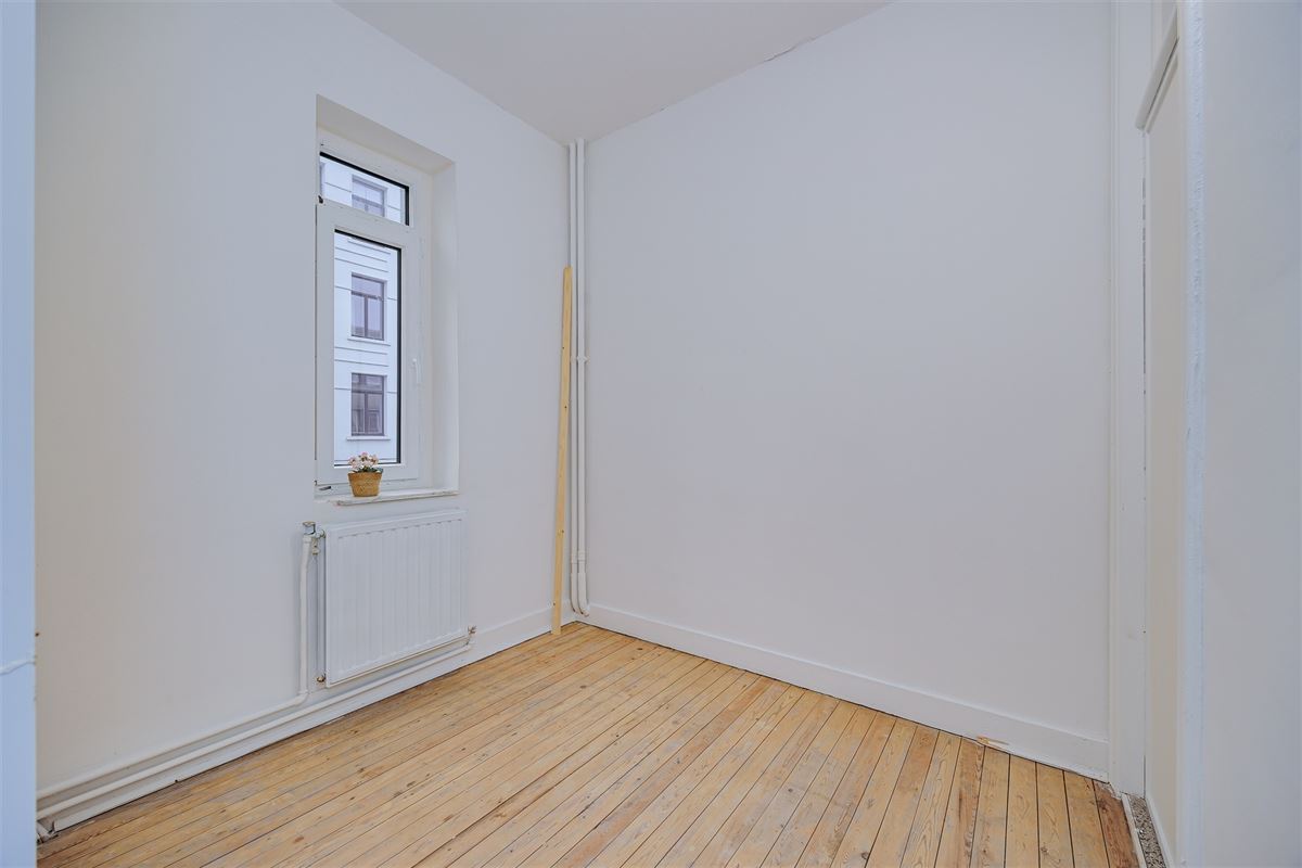 Zeer ruim en licht 3 slk appt met terras