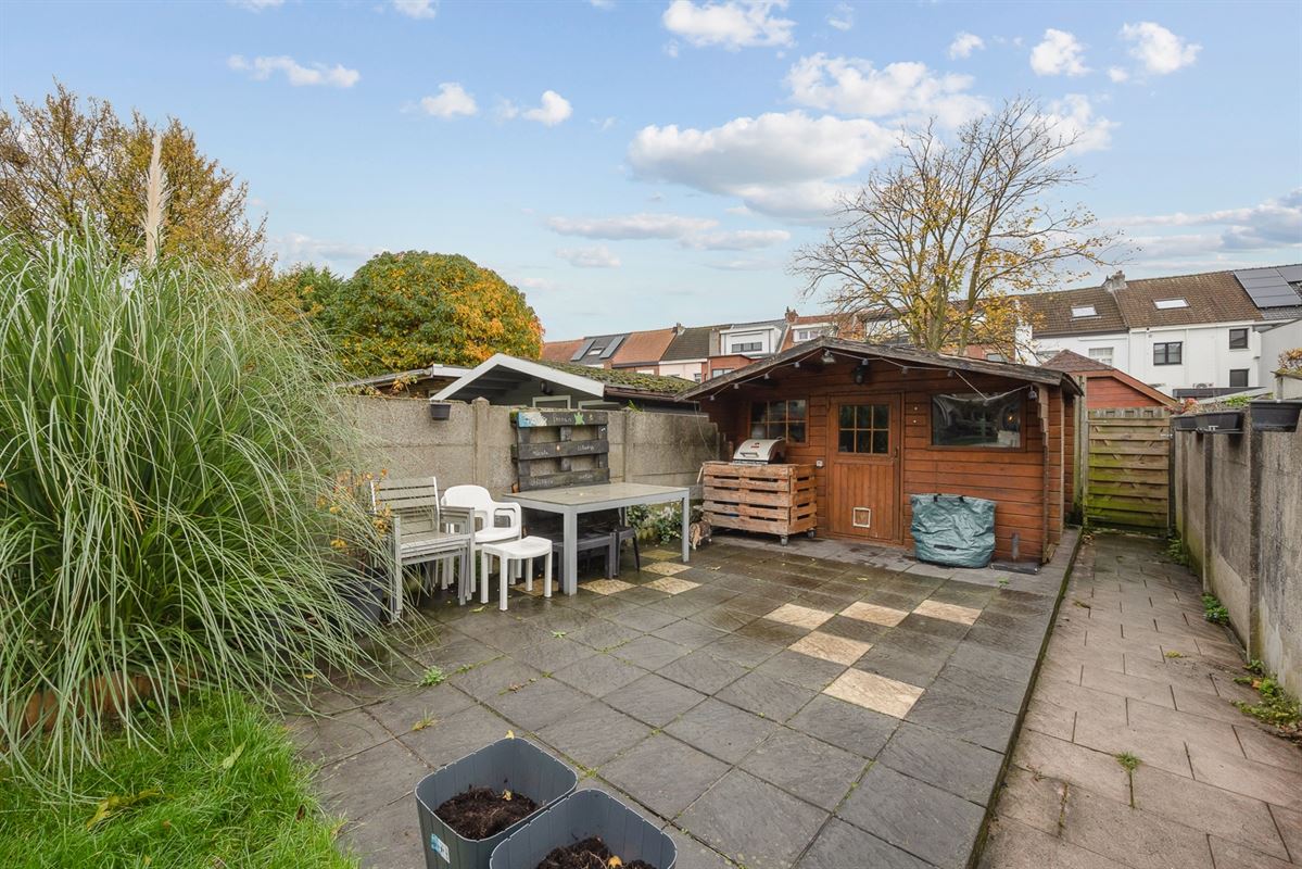 Woning met 4 slaapkamers op rustige ligging