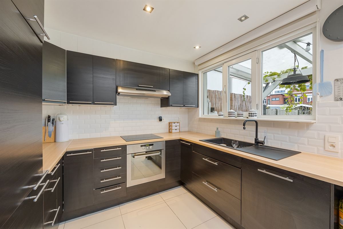 Woning met 4 slaapkamers op rustige ligging