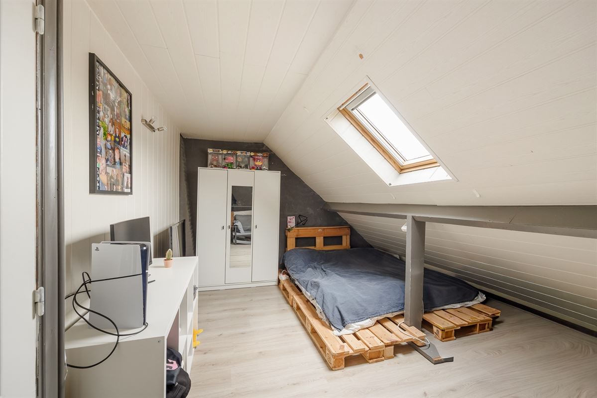 Woning met 4 slaapkamers op rustige ligging