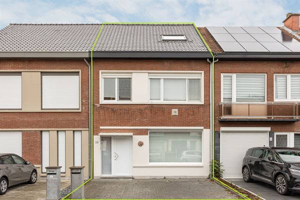 Ruime gezinswoning met drie slaapkamers en tuin
