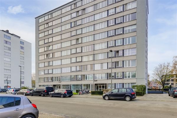 Instapklaar appartement met 2 slaapkamers + autostaanplaats