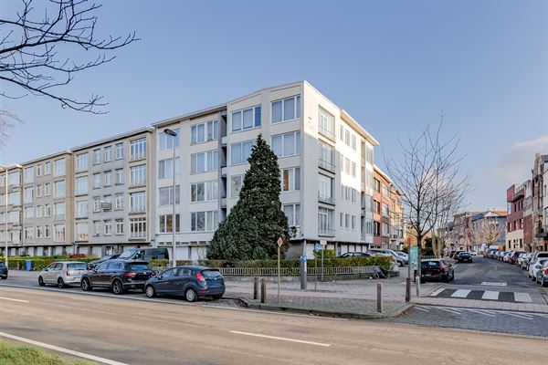 Stijvol appartement met 2 slpk en P