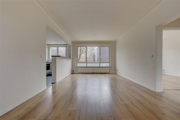 Lichtrijk 2-slaapkamer appartement met terras in Borgerhout!