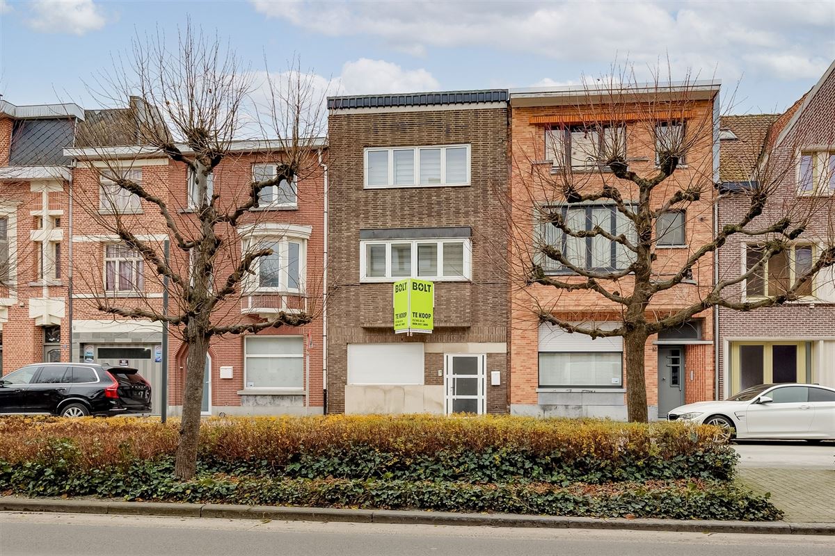 Instapklaar huis met magazijn in het centrum