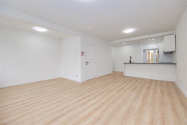 Instapklaar appartement met tuin en terras