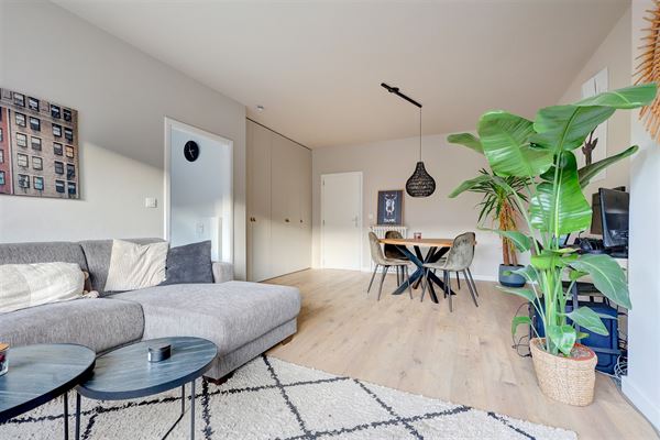 Appartement met 2 slaapkamers, kelder en garage centrum Wilrijk