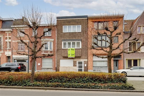 Instapklaar huis met magazijn in het centrum