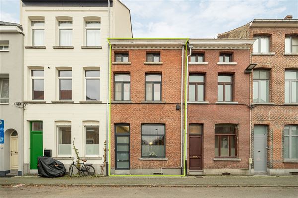 Instapklare gezinswoning met drie slaapkamers en tuin
